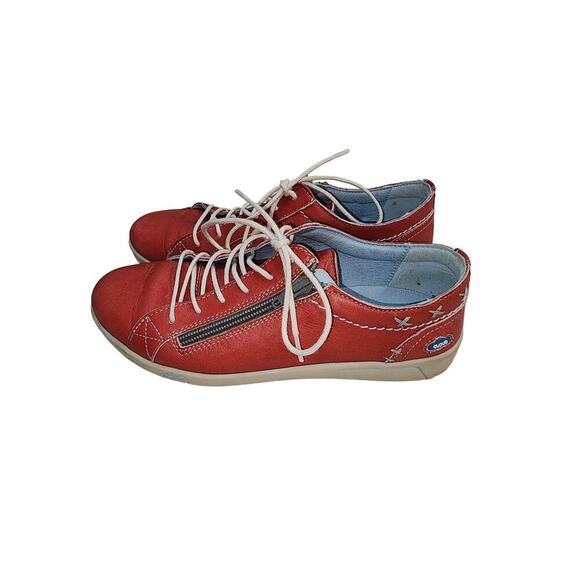 Cloud Footwear red leather zipper accent shoes - Picture 4 of 9